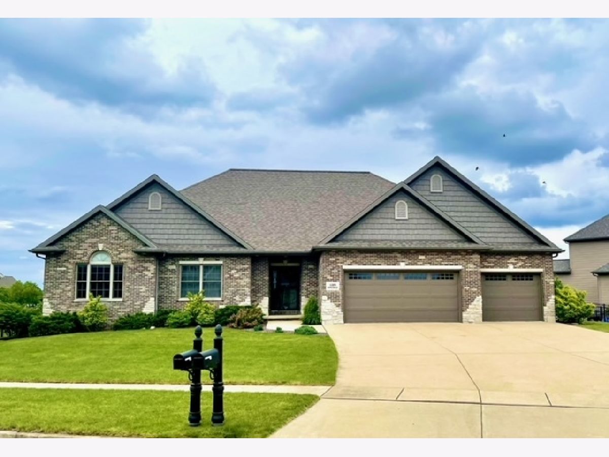 Homes & Condos & Townhomes Sold Sapphire Lake Bloomington Illinois, 1205 Janet