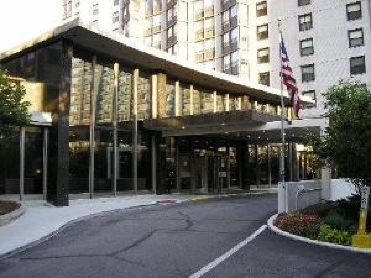 Condominiums Rented Hollywood Towers Chicago Illinois, 5701 Sheridan