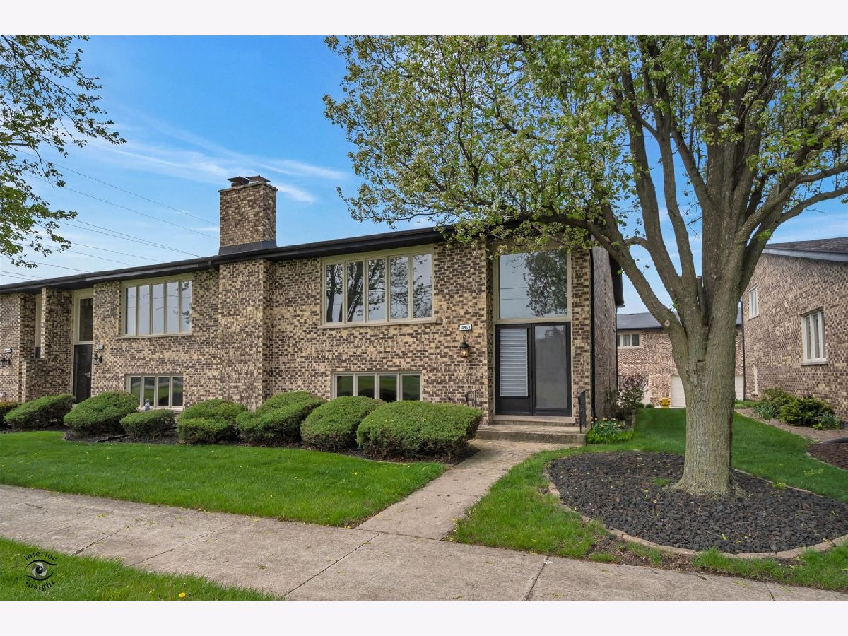 Townhomes & Condos Sold Silver Lake Villas Orland Park Illinois, 15407 Aster