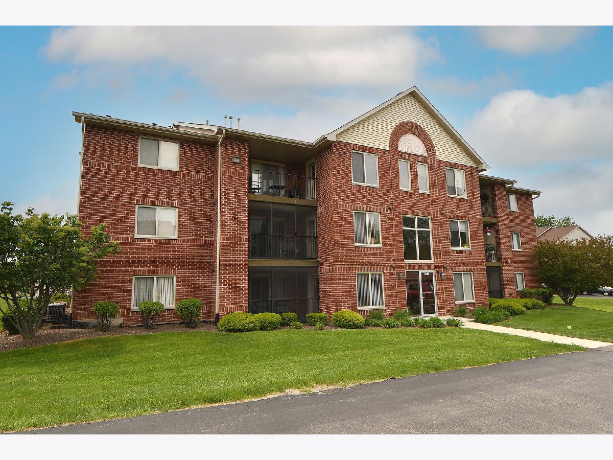 Homes & Townhomes & Condos Sold Heritage Estates Orland Park Illinois, 7020 Heritage