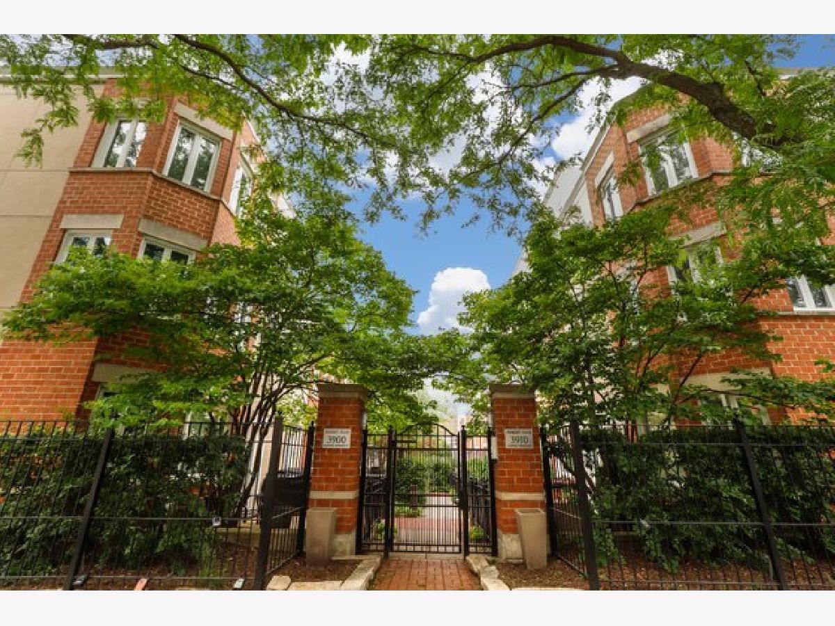 Townhomes Sold Fremont Place Rowhouses Chicago Illinois, 3900 Fremont