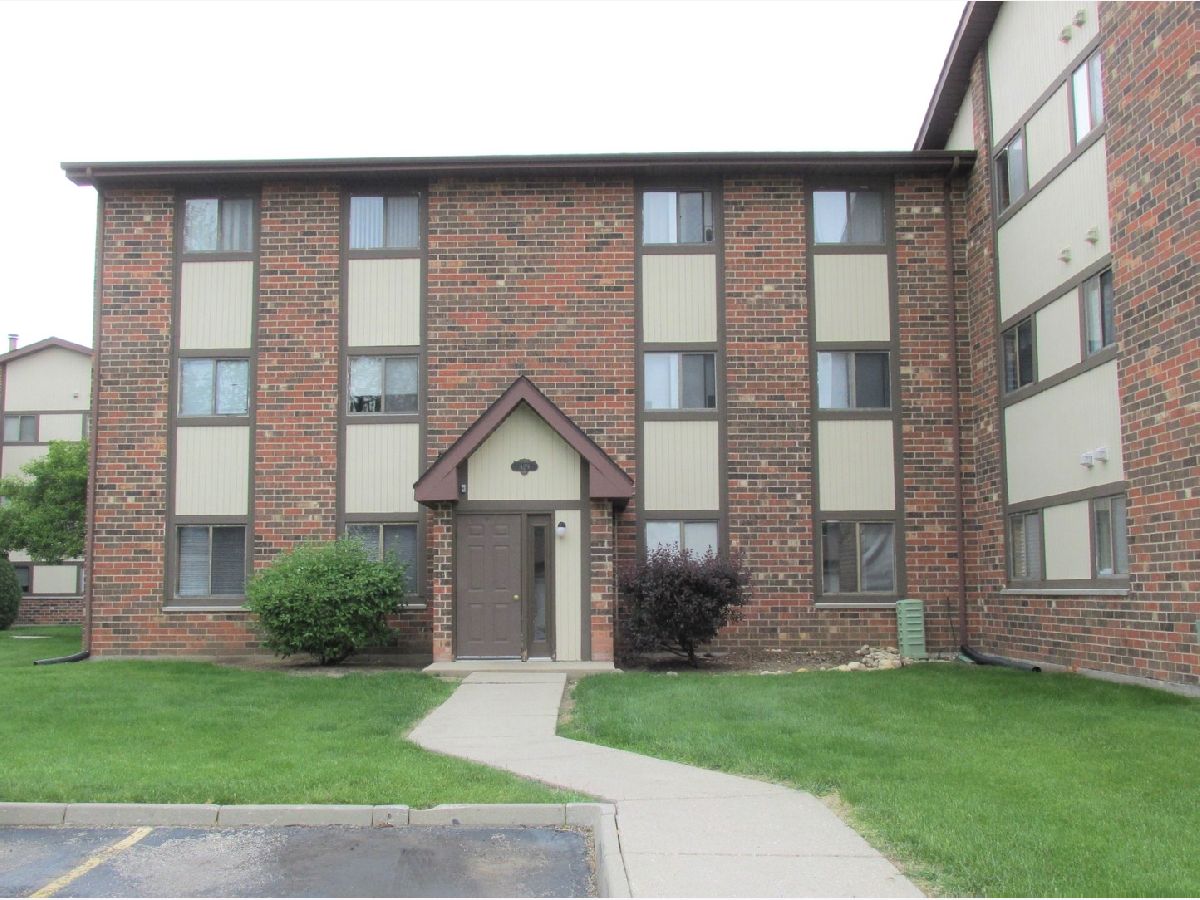 Condos & Townhomes Rented Crystal Chateau Crystal Lake Illinois, 429 Berkshire