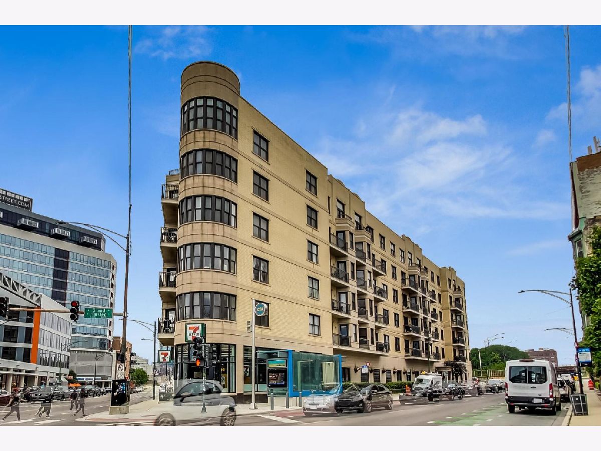 Condominiums Sold The Montrevelle Chicago Illinois, 520 Halsted