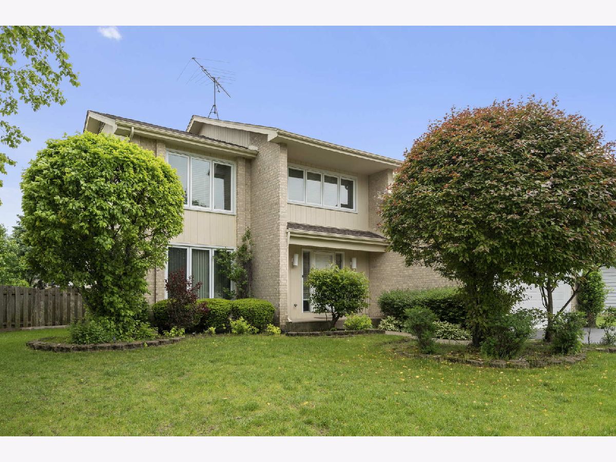 Homes Sold Westchester Buffalo Grove Illinois, 1113 Hidden Lake