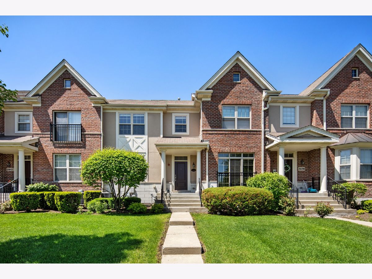 Townhomes & Homes Sold Waterbury Place Buffalo Grove Illinois, 2438 Waterbury