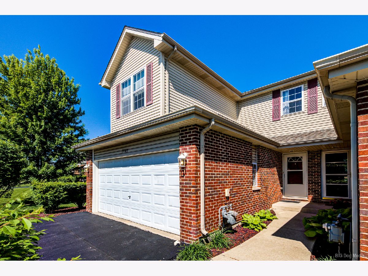 Townhomes & Condos & Homes Sold Nantucket Lakes New Lenox Illinois, 2705 Foxwood