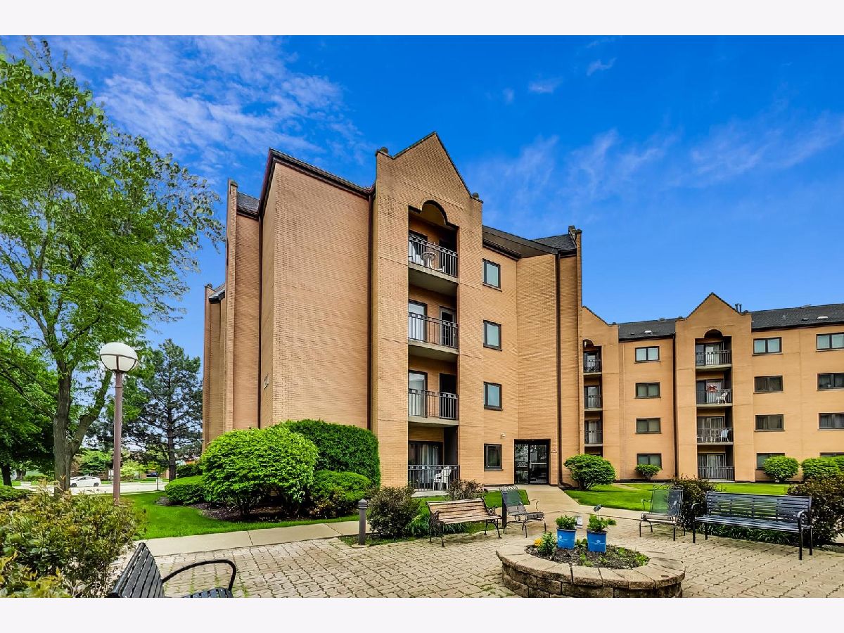 Condos & Townhomes & Homes Sold Courtyard Of Harwood Heights Harwood Heights Illinois, 7420 Lawrence