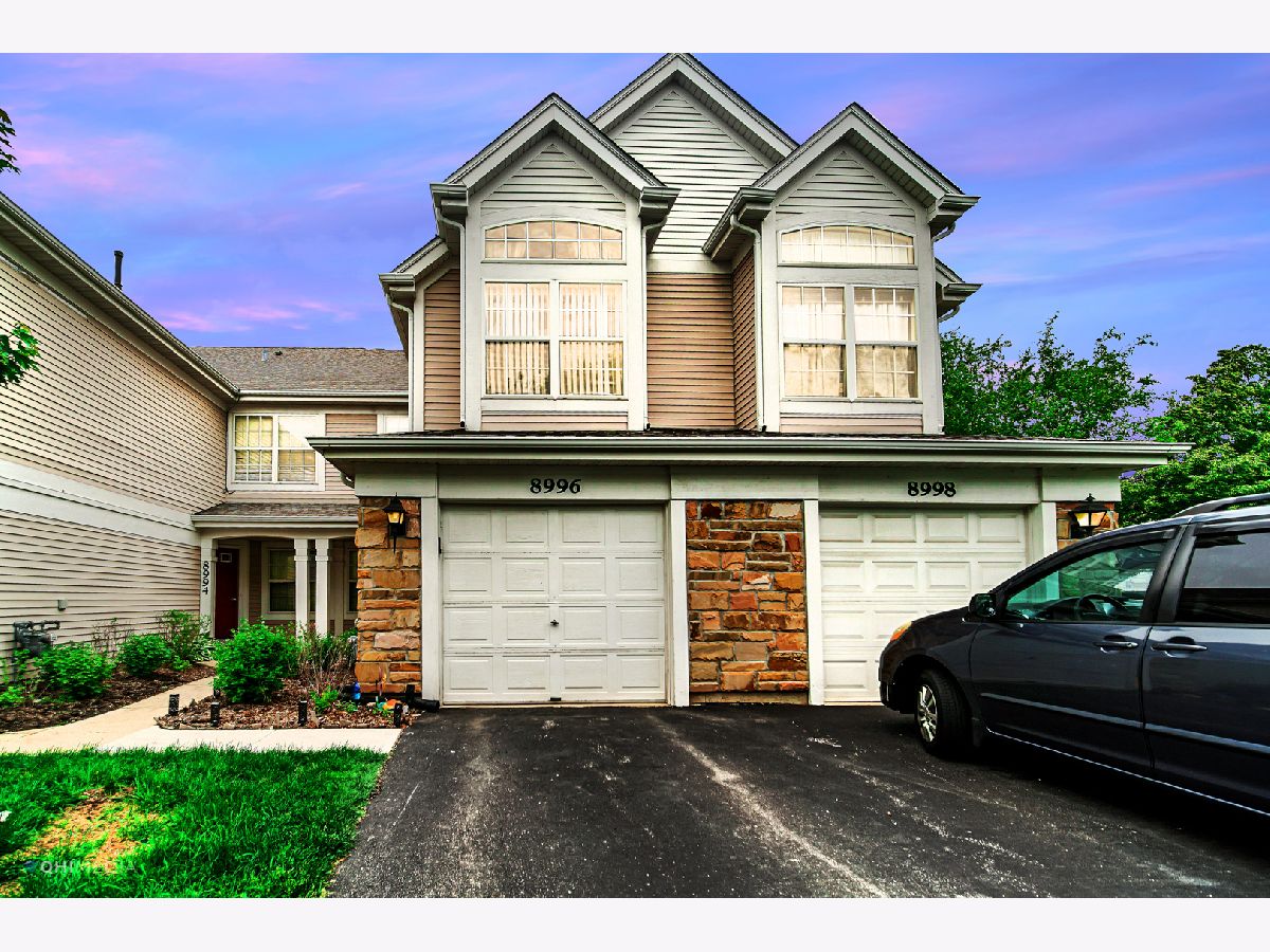 Townhomes Sold Concord Lake Niles Illinois, 8996 Heathwood