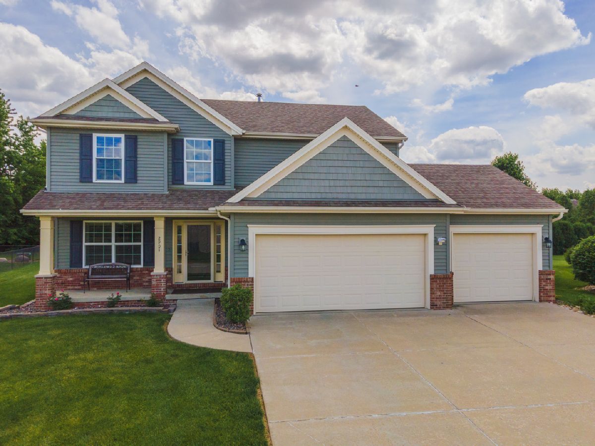 Homes & Condos & Townhomes Sold Gaelic Place West Bloomington Illinois, 2901 Casey