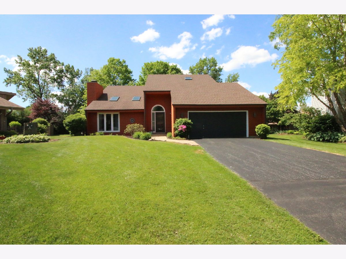 Homes Rented Country Trails Gurnee Illinois, 4290 Greenbriar