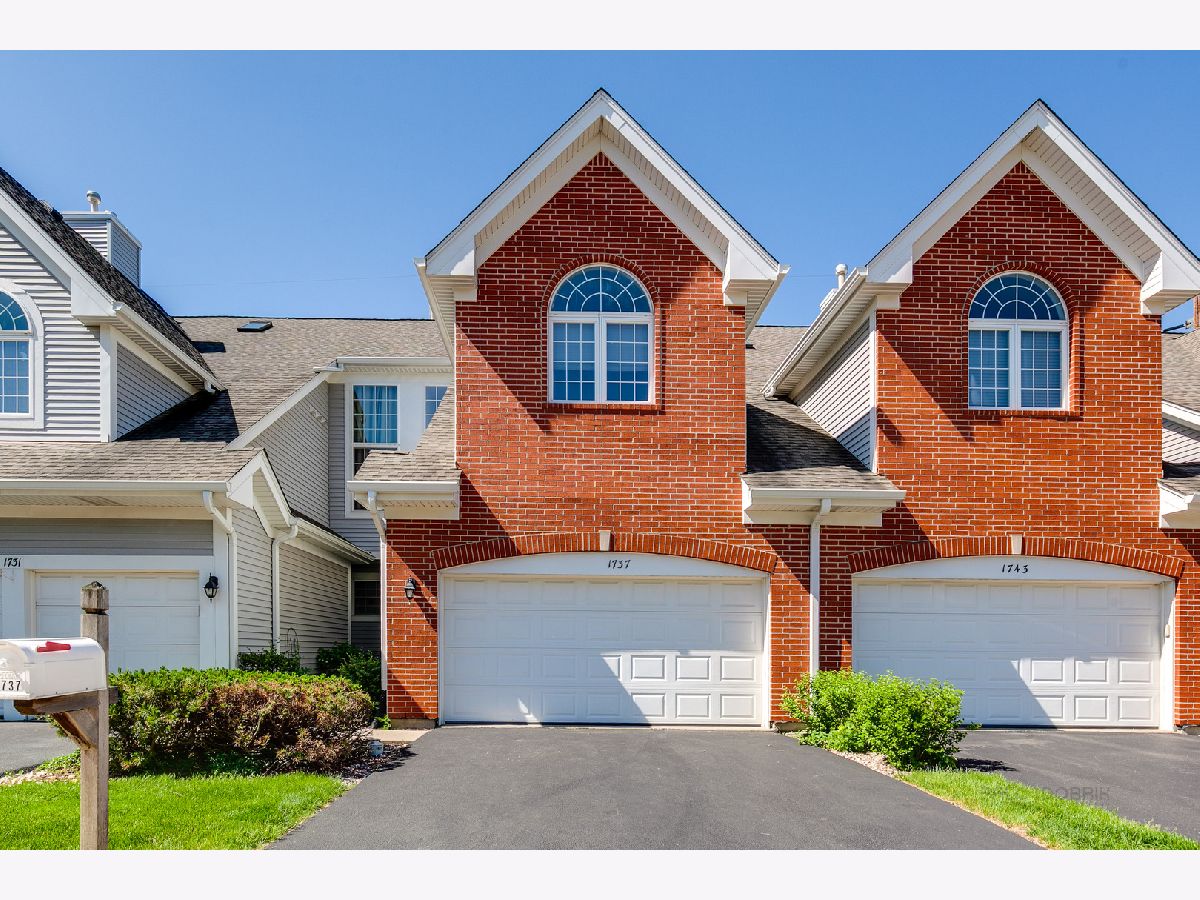 Townhomes Sold Ethans Glen Palatine Illinois, 1737 Ethans Glen