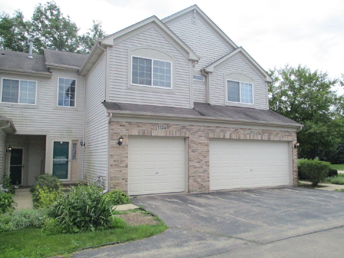 Townhomes & Condos & Homes Rented Shenandoah Carpentersville Illinois, 3374 Blue Ridge