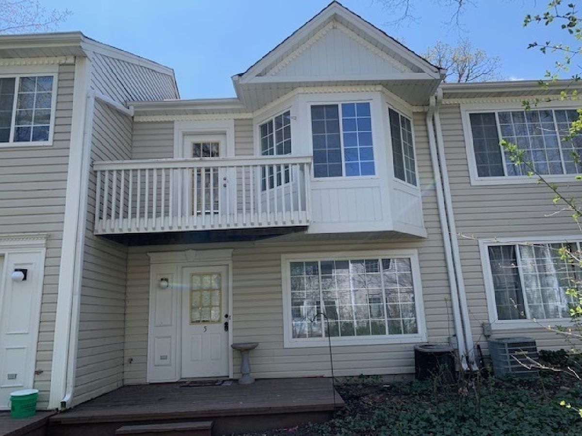 Townhomes & Condos Rented Treehouse In The Woods Round Lake Illinois, 5 Macgillis