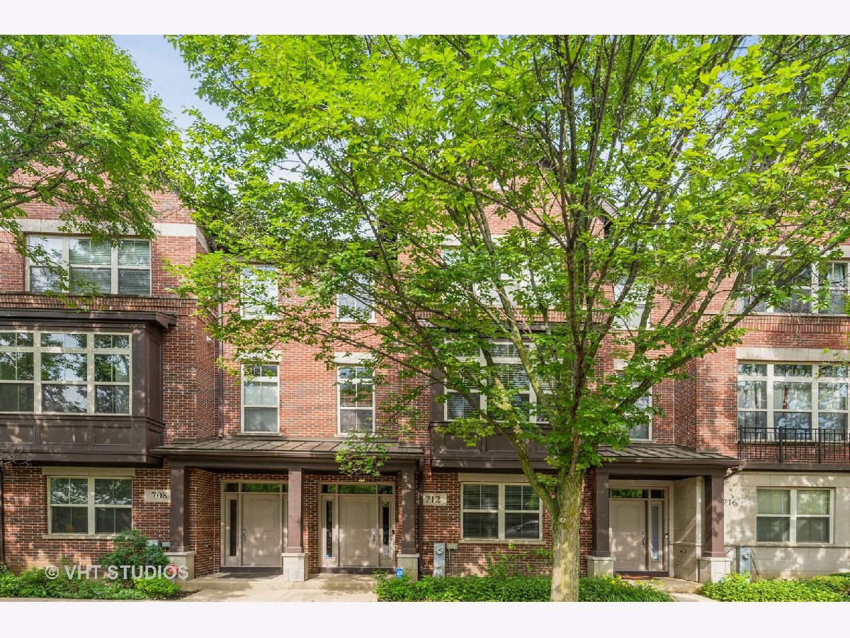 Townhomes Sold Aspen Pointe Vernon Hills Illinois, 712 Telluride