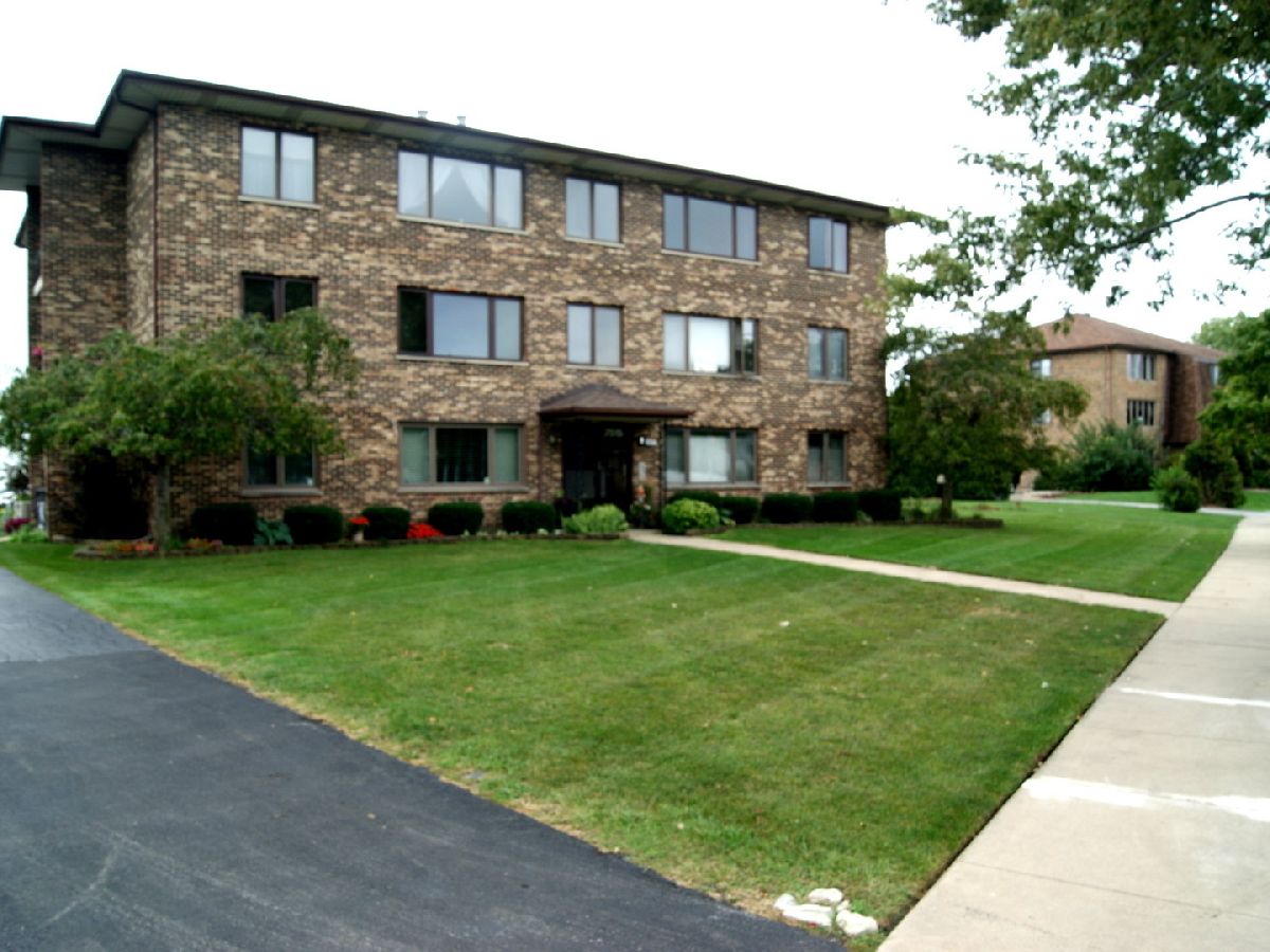 Condominiums & Homes Sold Colonades Orland Park Illinois, 7515 Tiffany