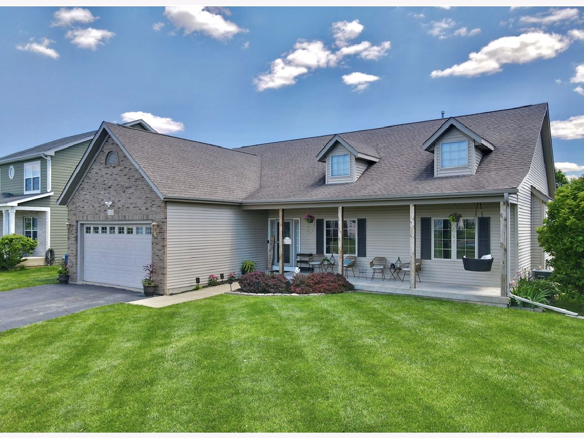 Homes & Townhomes Sold Garden Estates Dekalb Illinois, 1225 Omega Circle