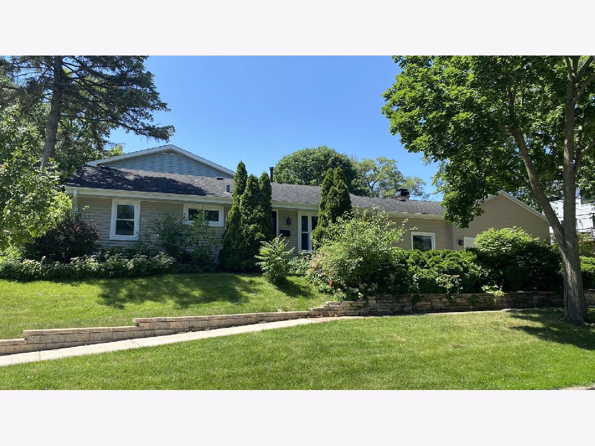 Homes Rented Randall Park Downers Grove Illinois, 711 Summit