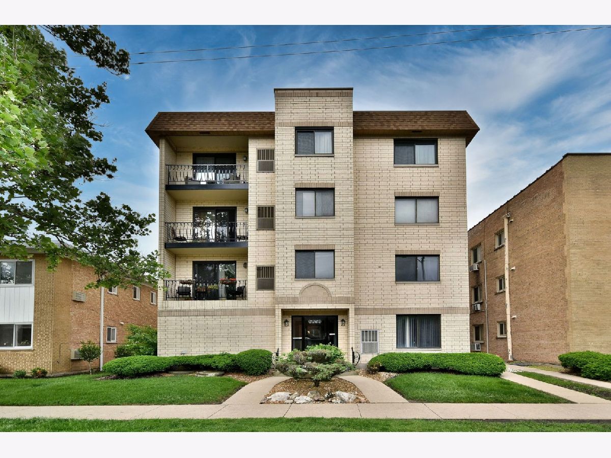 Homes & Condominiums Sold Edison Park Place Chicago Illinois, 6850 Northwest