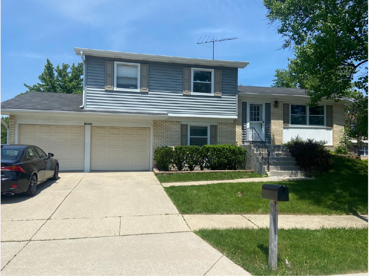 Homes Rented Harpers Landing Hoffman Estates Illinois, 1690 Dover