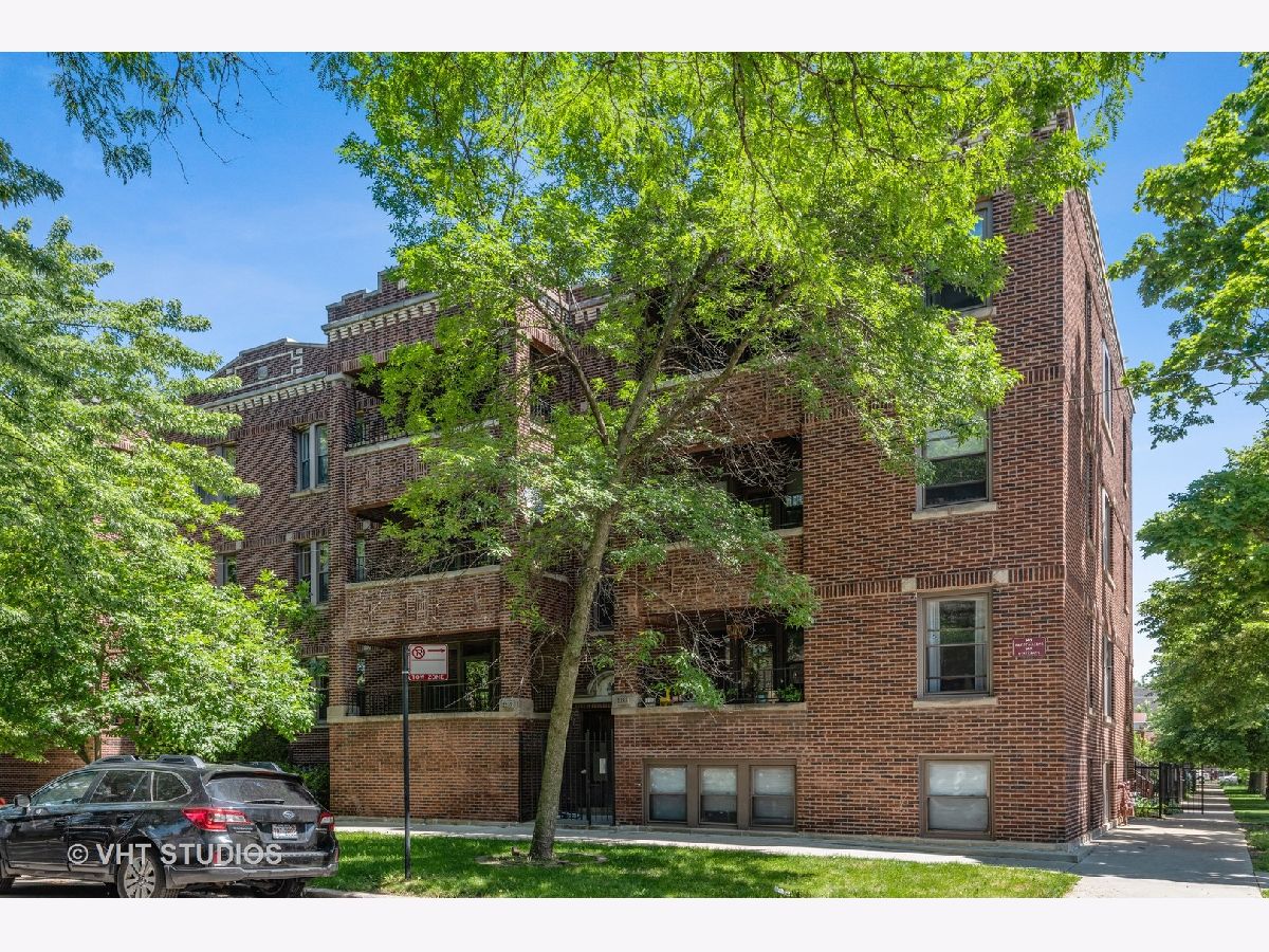 Condominiums & Homes Sold Palmer Square Chicago Illinois, 2233 Saint Louis