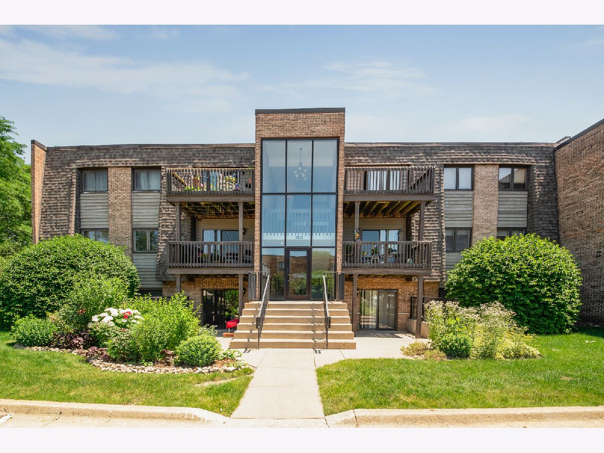 Condominiums Rented Drake Terrace Wheaton Illinois, 1420 Stonebridge