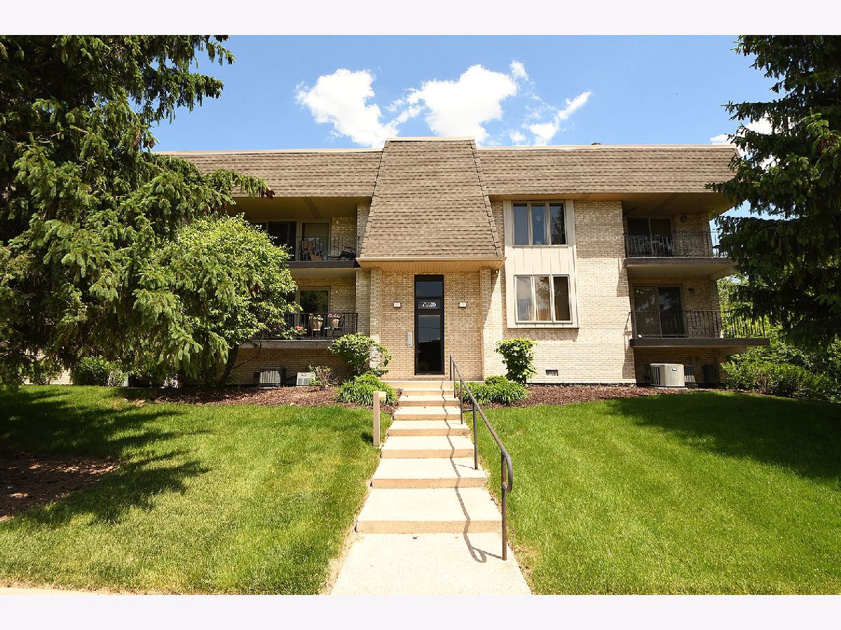 Condos & Townhomes & Homes Sold Golfview Estates Orland Park Illinois, 7925 157th