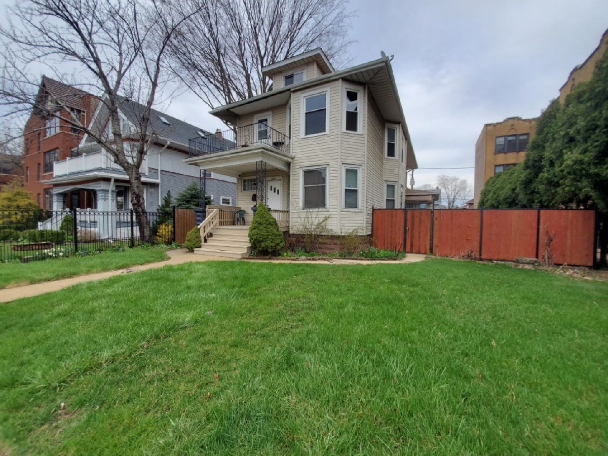 Homes & Condominiums Rented The Villa Chicago Illinois, 3649 Pulaski