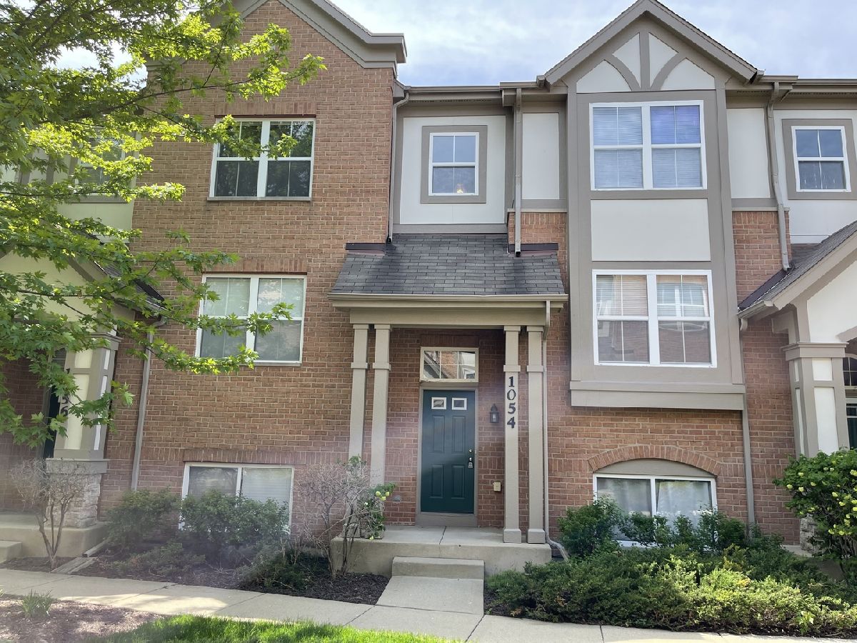 Townhomes Rented Claremont Ridge Palatine Illinois, 1054 Claremont