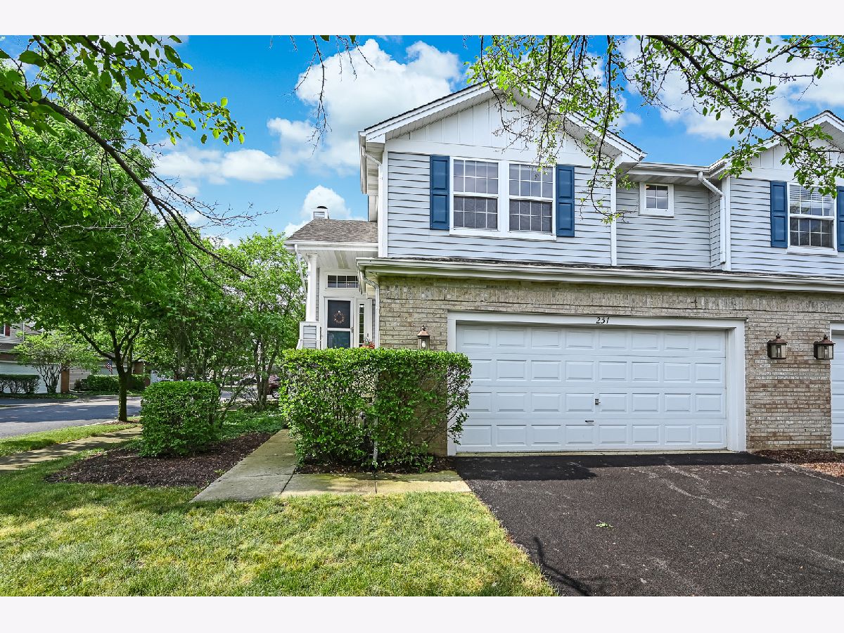 Townhomes Sold Nantucket Willowbrook Illinois, 251 Waverly