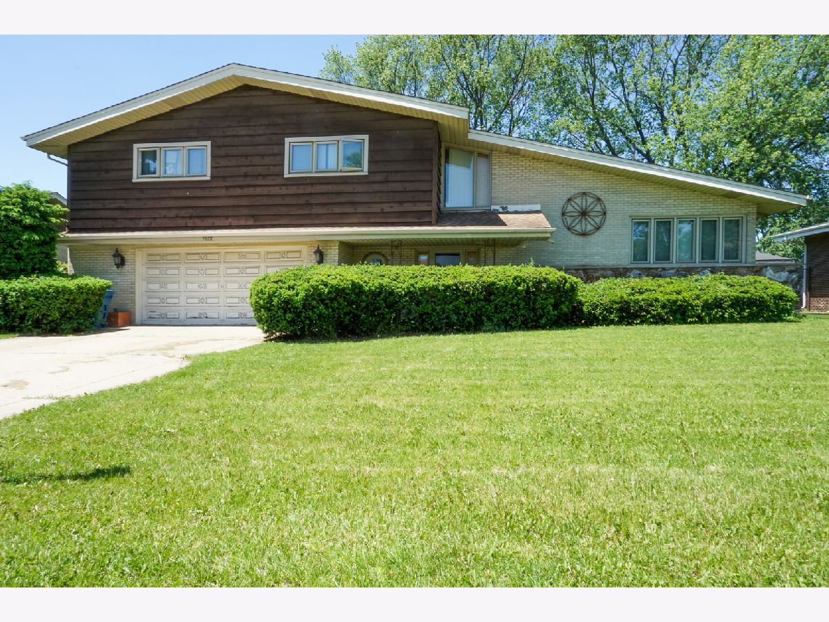  Sold Norwood Park Township Illinois, 5628 Prospect
