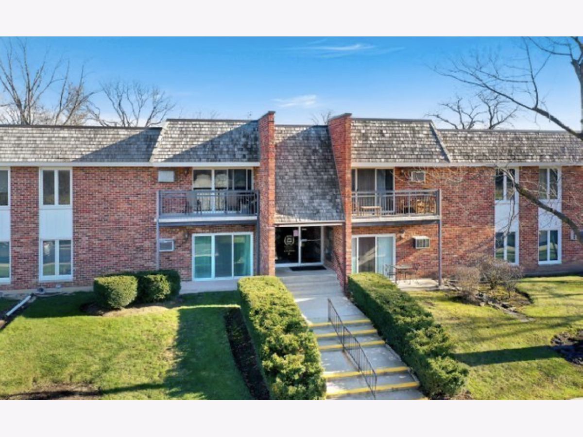 Condominiums Sold Westbrook Downers Grove Illinois, 3939 Saratoga