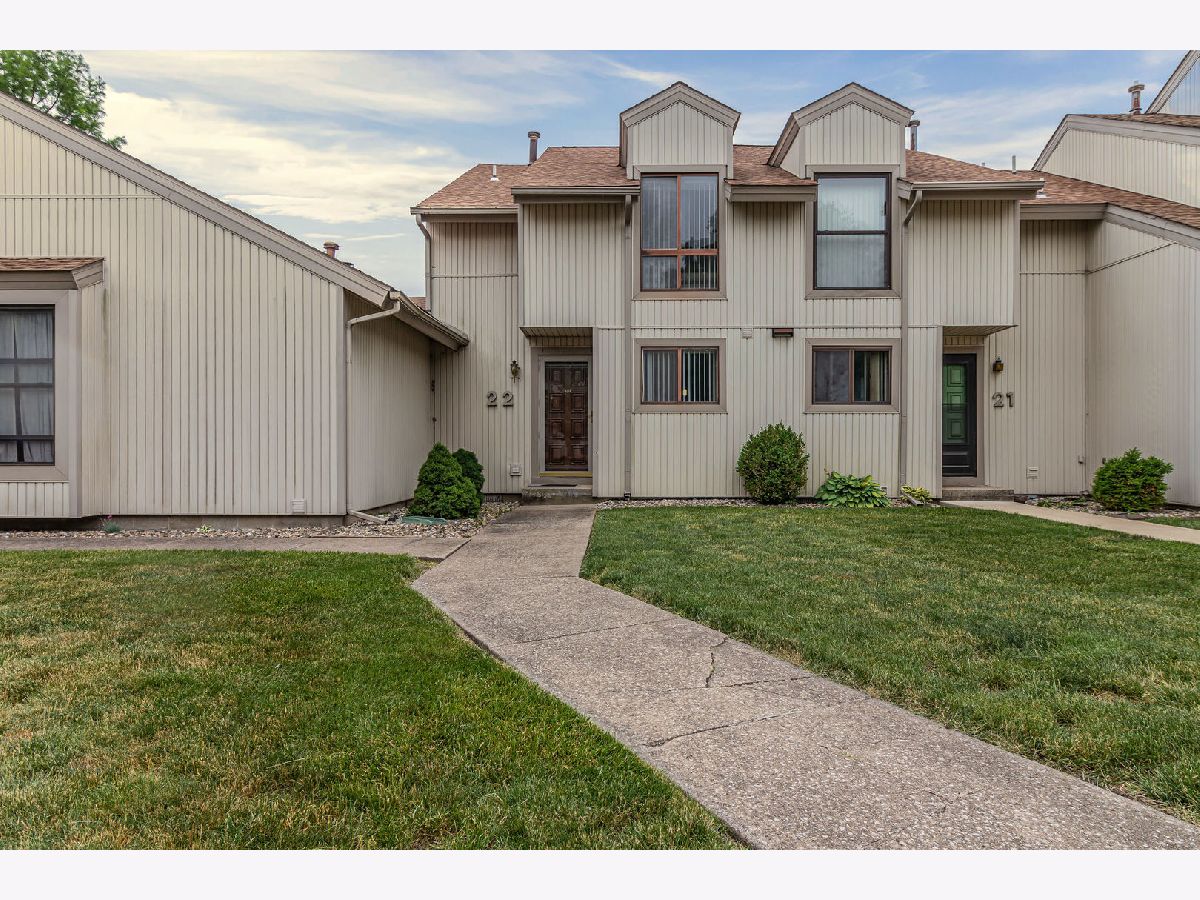 Condominiums & Homes Sold Colony West Champaign Illinois, 22 Colony West