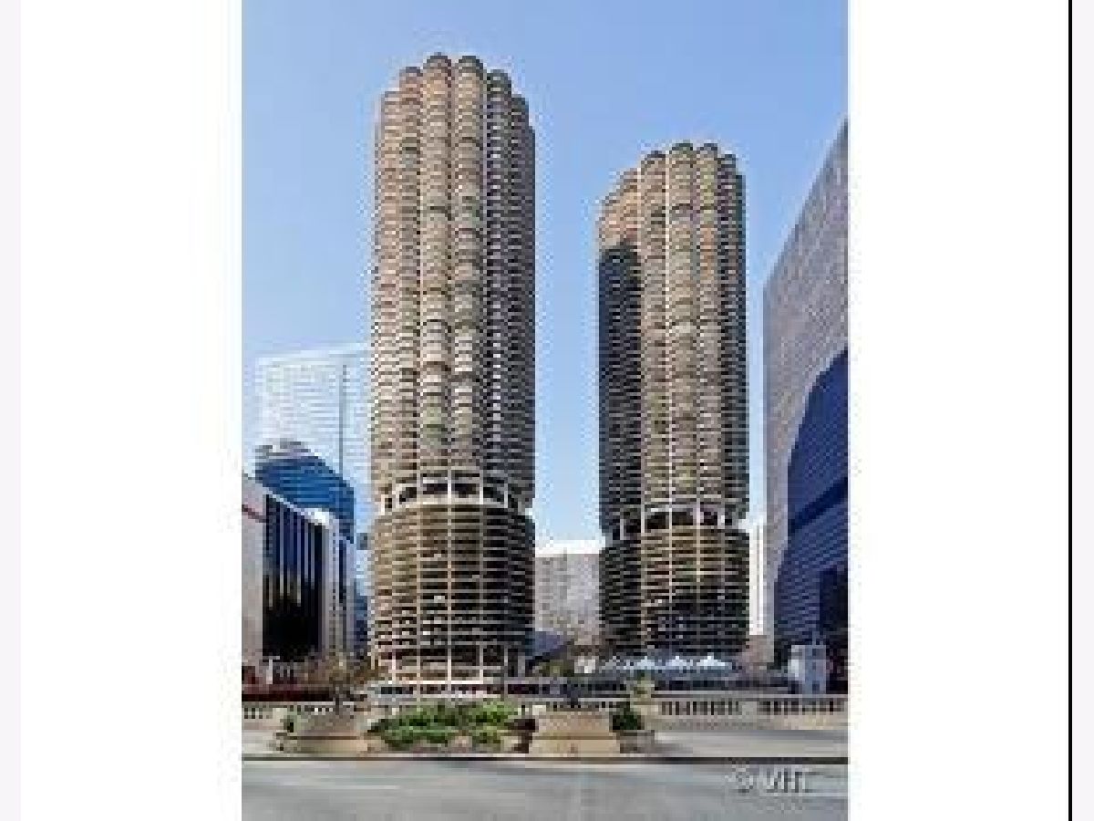 Condominiums Rented Marina City Chicago Illinois, 300 State