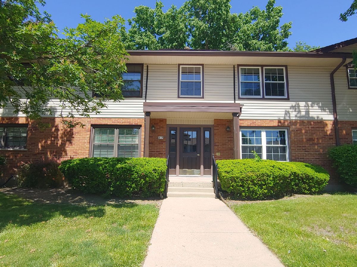Condominiums Sold Washington Square Elk Grove Village Illinois, 217 Washington