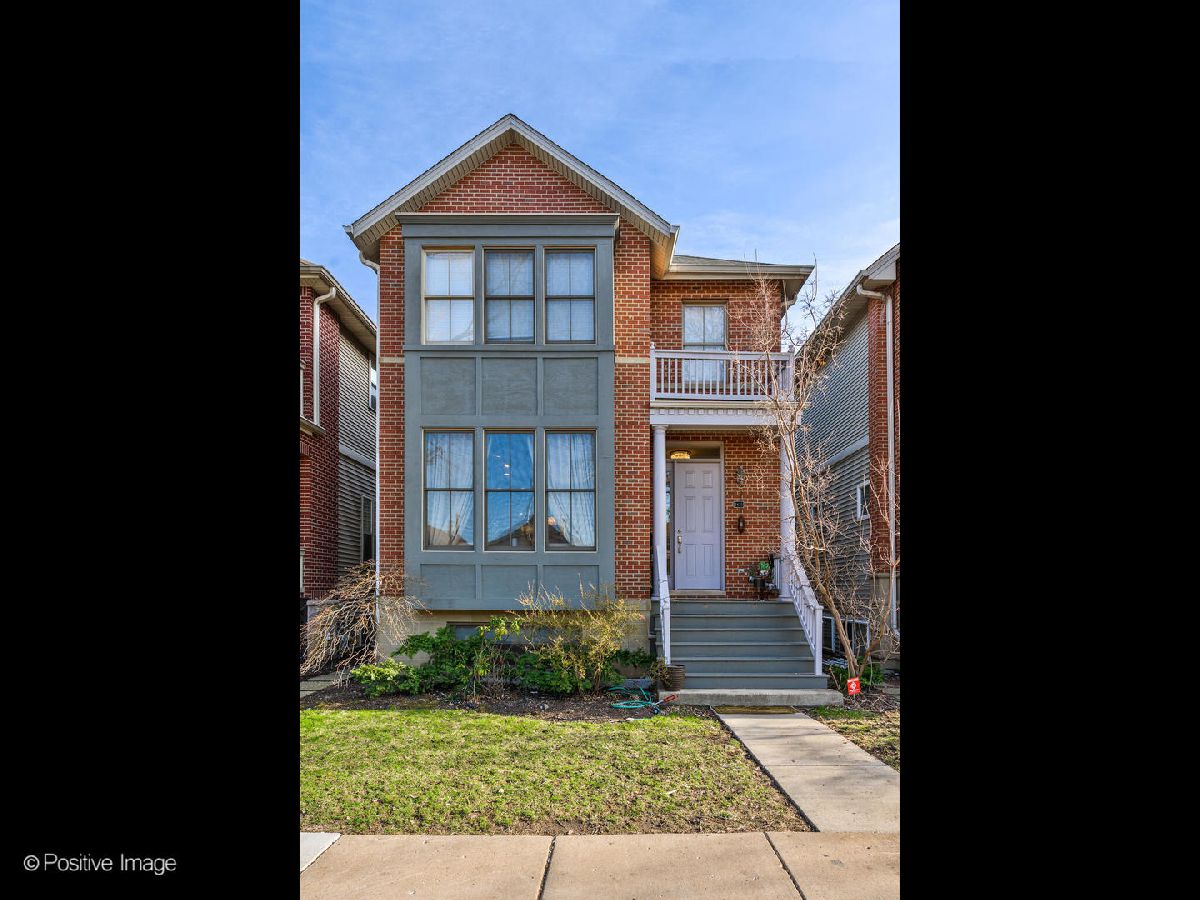 Homes & Condos & Townhomes Sold Bradley Place Chicago Illinois, 2435 Grace