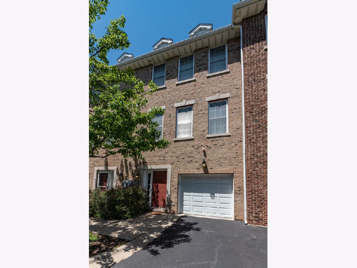 Townhomes & Condos Rented Church Street Village Evanston Illinois, 1637 Church