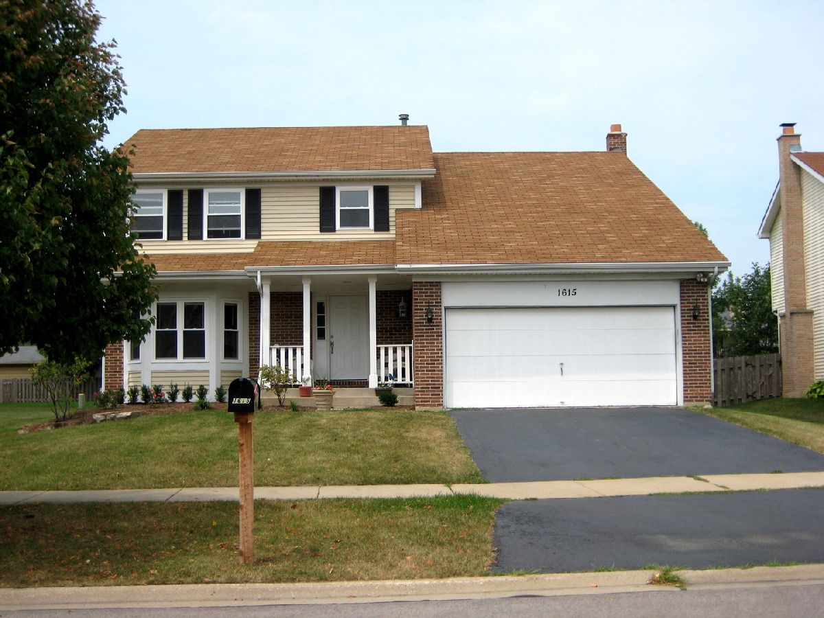 Homes & Townhomes Rented Brookdale Naperville Illinois, 1615 Lois Ann