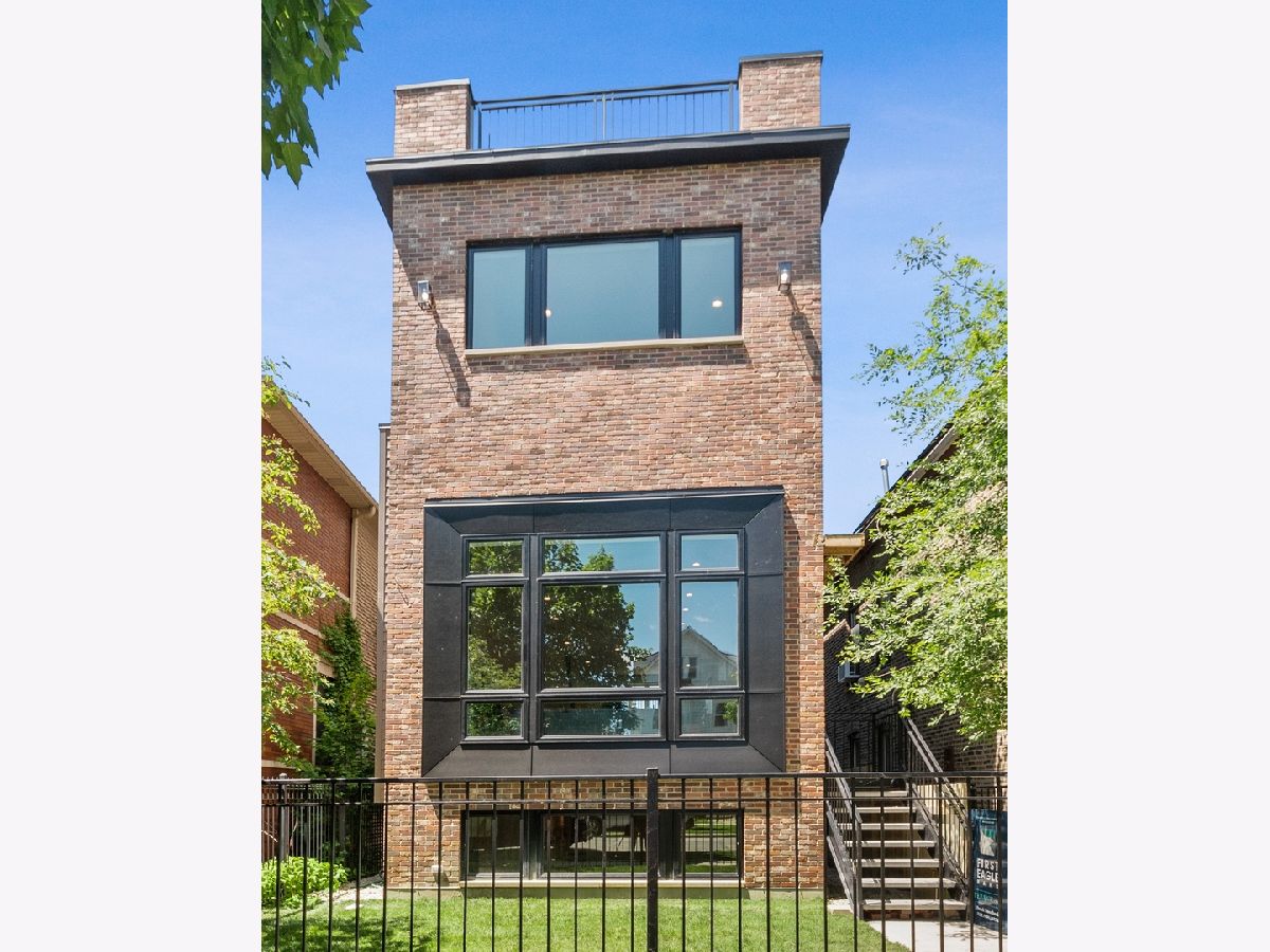 Condominiums & Homes Sold Palmer Square Chicago Illinois, 2046 Whipple