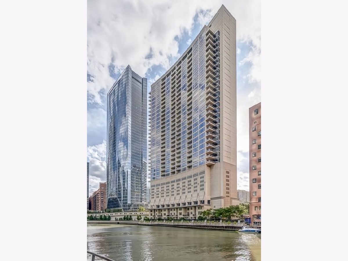 Condos & Townhomes Sold Riverbend Condominiums Chicago Illinois, 333 Canal
