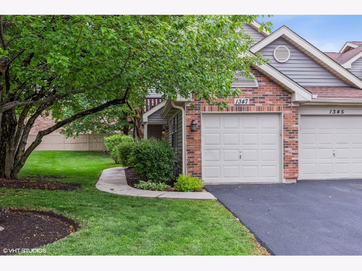 Townhomes & Condos Rented Country Homes At Bennington Carol Stream Illinois, 1347 Coldspring