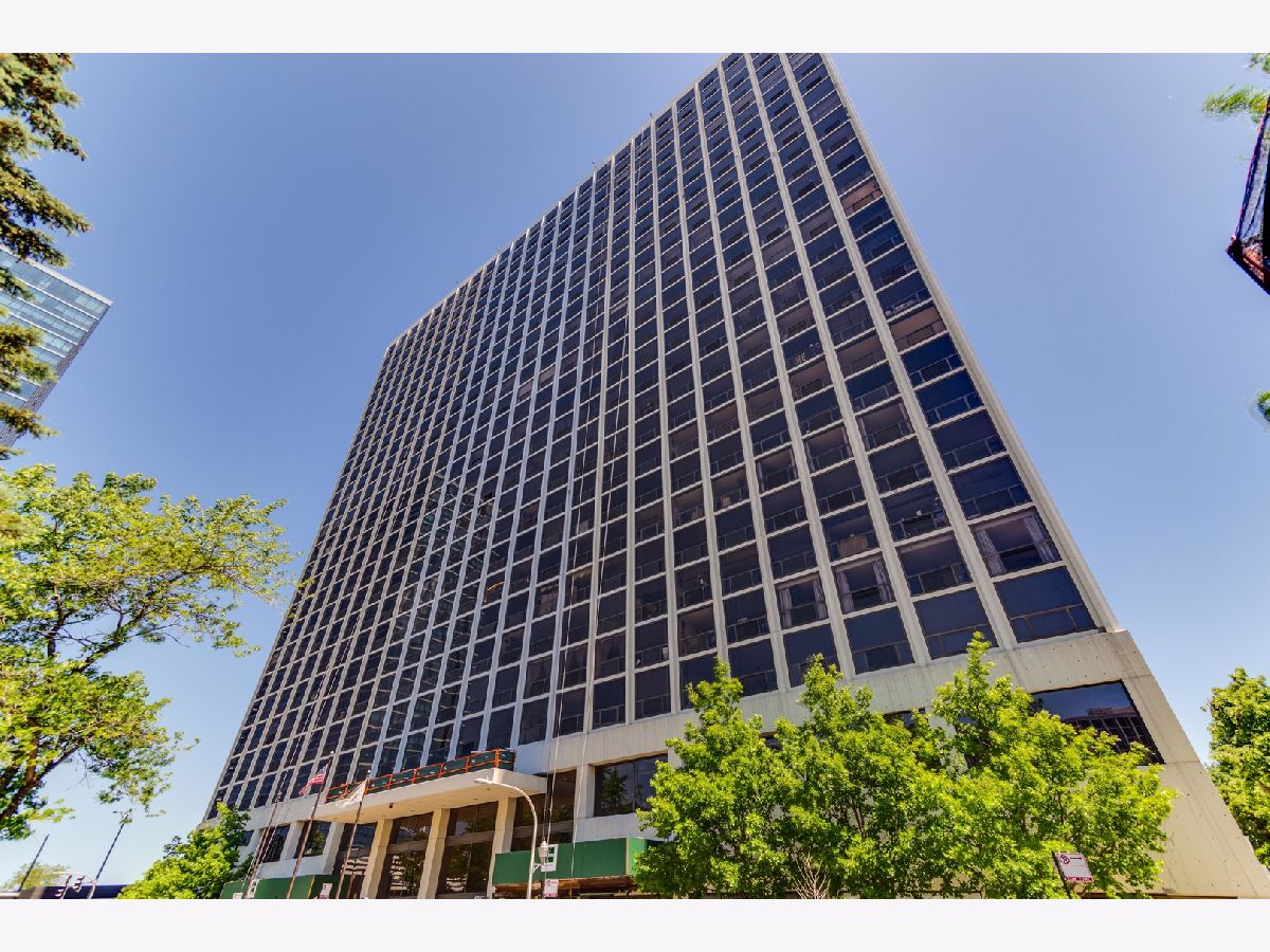 Condominiums Sold Boardwalk Chicago Illinois, 4343 Clarendon