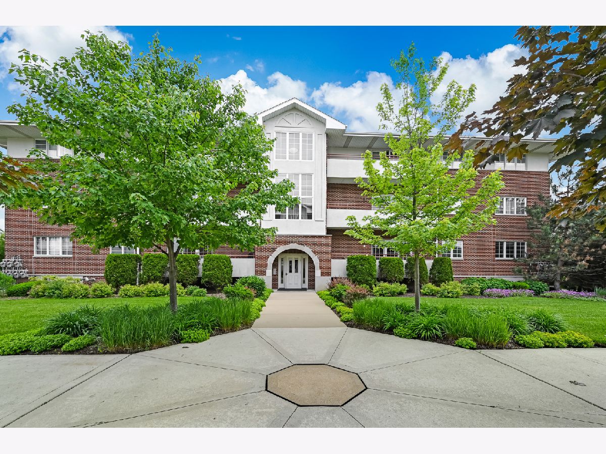 Condominiums Sold Courtyards Of Westmont Westmont Illinois, 706 63rd