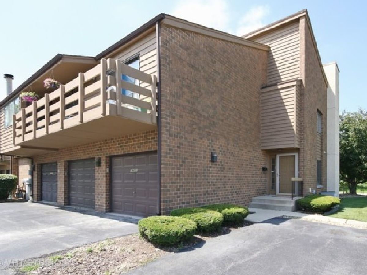 Condos & Townhomes Sold Woodland Oaks Orland Park Illinois, 14451 Ravinia