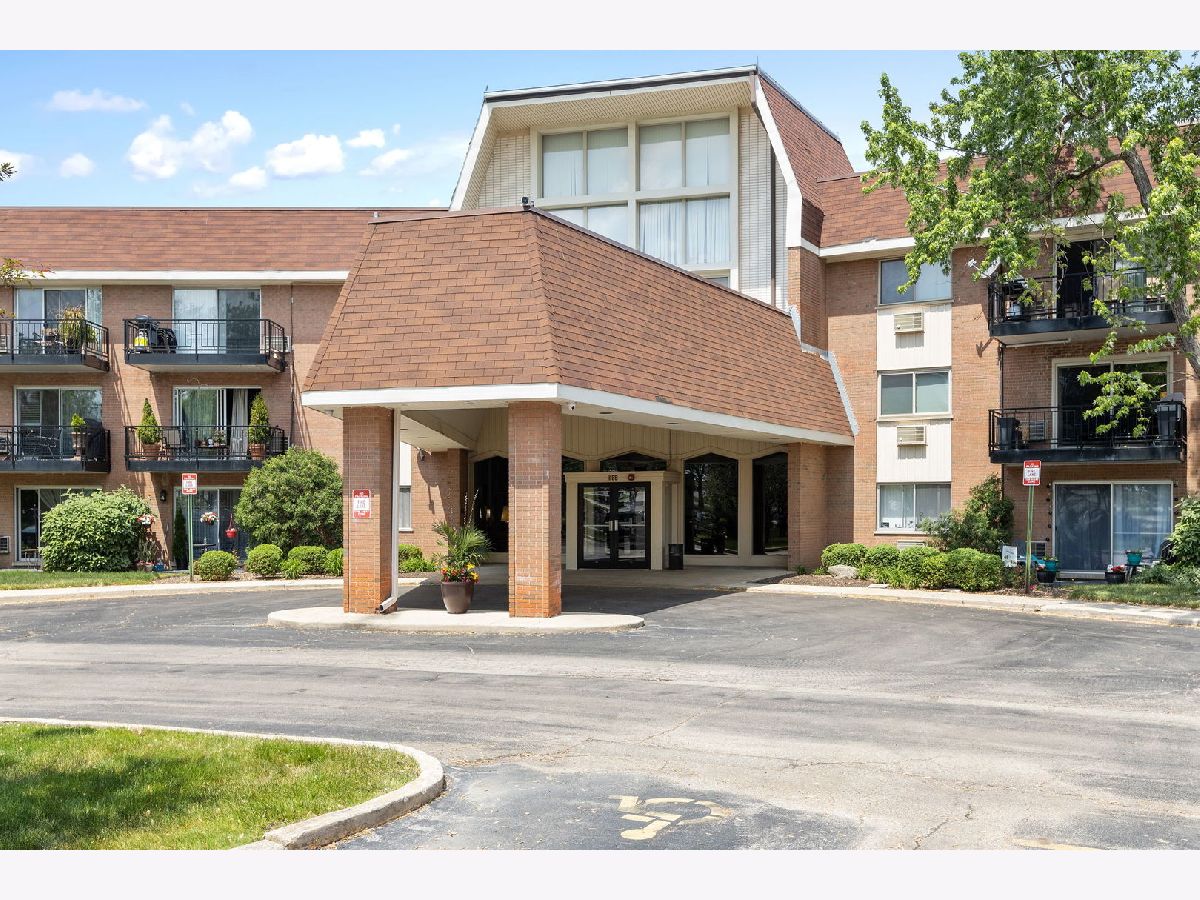 Condominiums Sold Royal Glen Glen Ellyn Illinois, 1188 Royal Glen