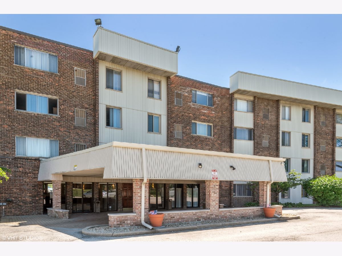 Condominiums Sold York Meadows Elmhurst Illinois, 841 York