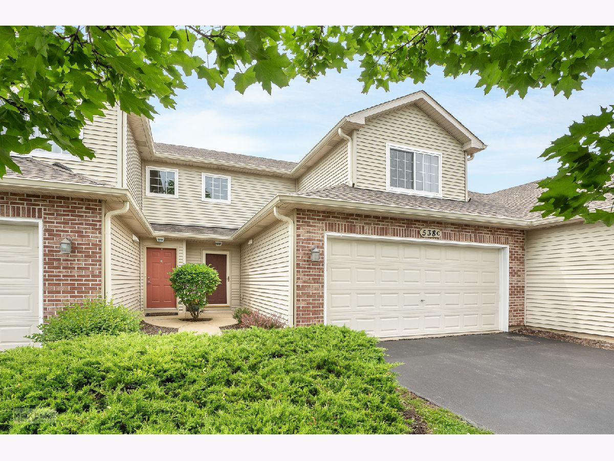 Townhomes Sold Rolling Oaks Sugar Grove Illinois, 538 Mallard