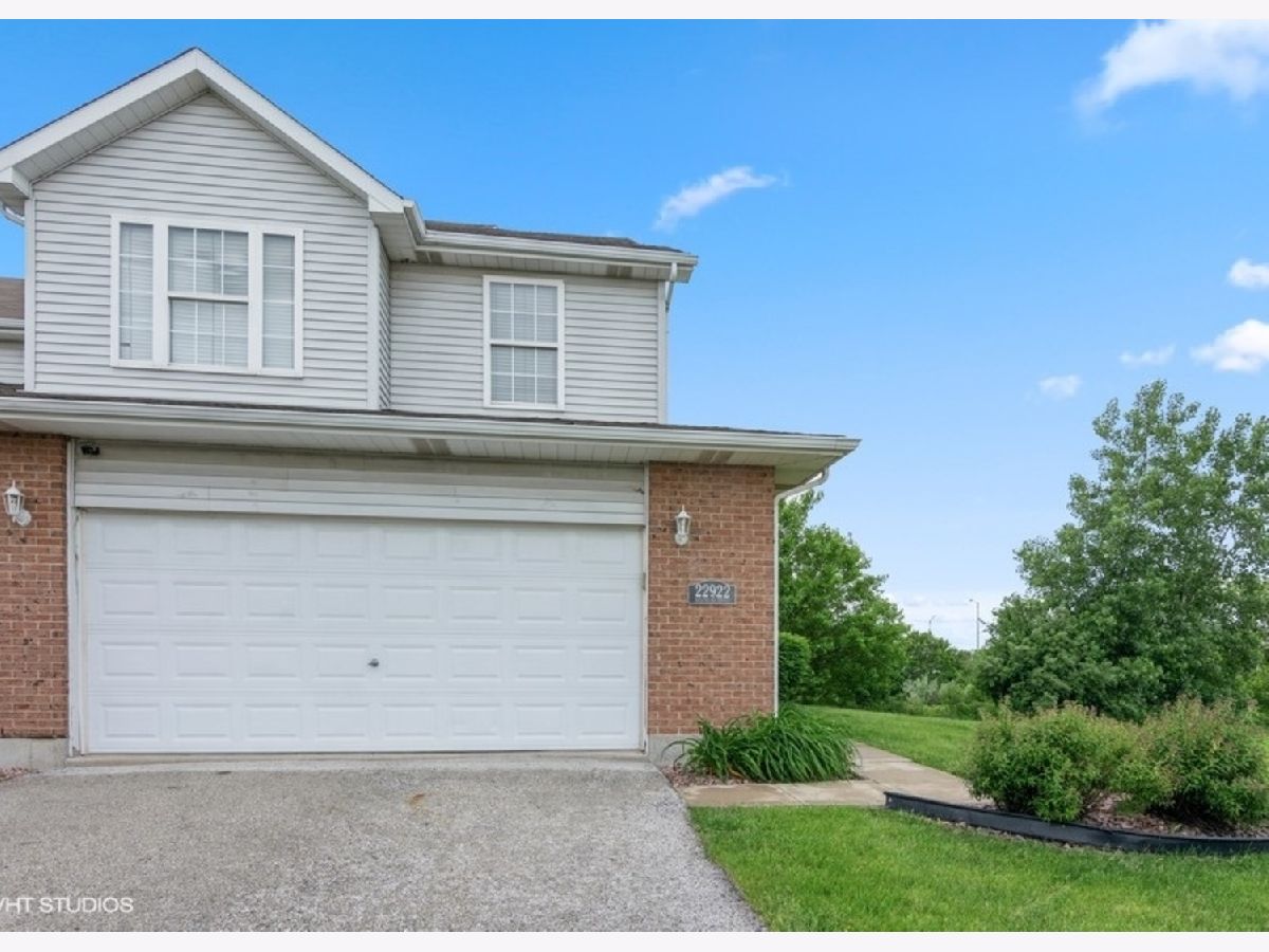 Homes & Townhomes Sold Greenfield Richton Park Illinois, 22922 Westwind