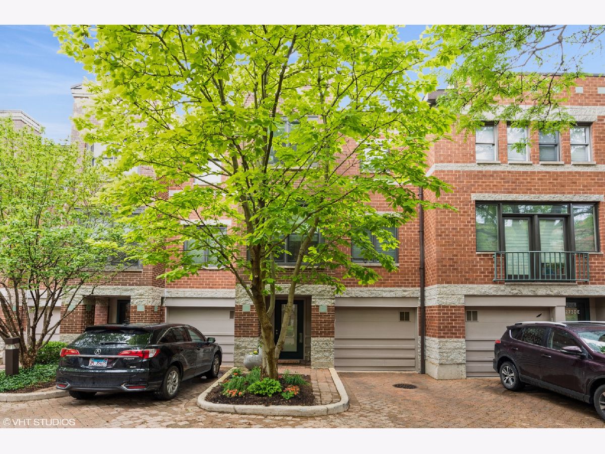 Townhomes Sold Greenview Passage Chicago Illinois, 2730 Greenview