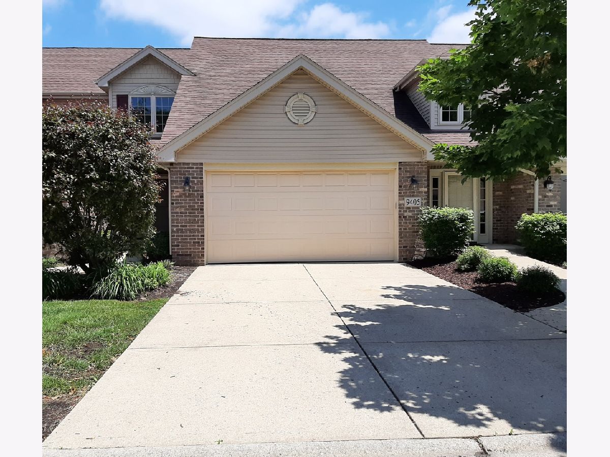 Townhomes Sold Equestrian Ridge Hickory Hills Illinois, 9405 Saratoga