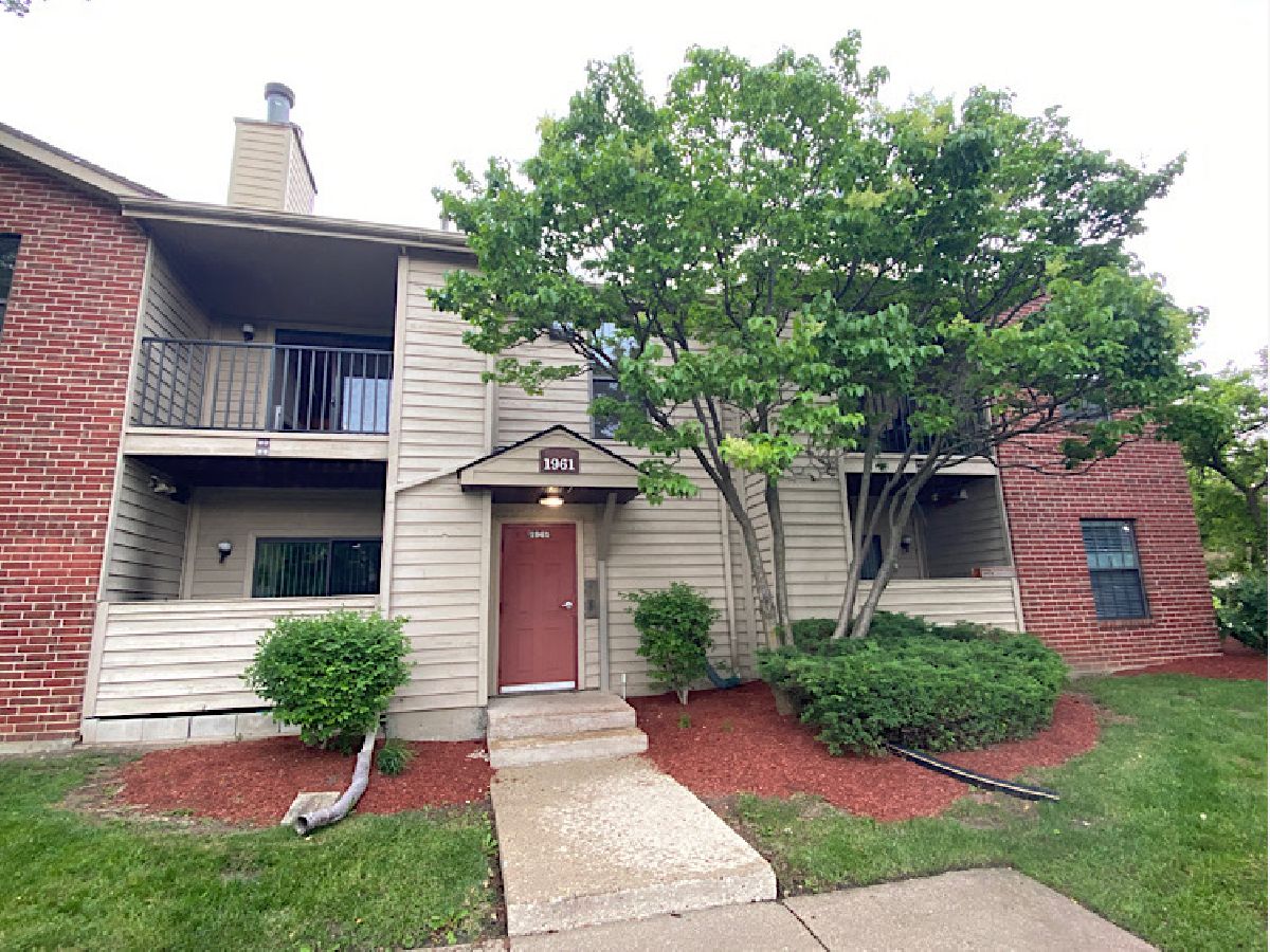 Condominiums Sold Foxfire Palatine Illinois, 1961 Hicks